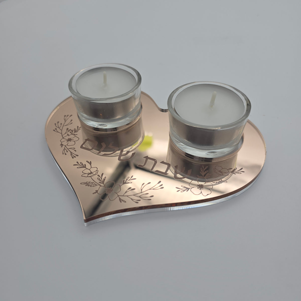 Personalized Heart Shabbat Candle Tray – Shabbat Shalom Hebrew Acrylic Candle Holder, Hostess Gift | Model LSN-4033